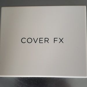 Cover FX Perfector Face Palette in Light-Medium